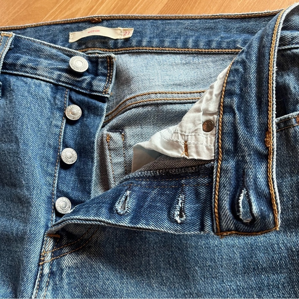 Levi’s Premium Wedgie Straight Jeans Size 27 Blue High Rise Button Fly - Picture 15 of 17